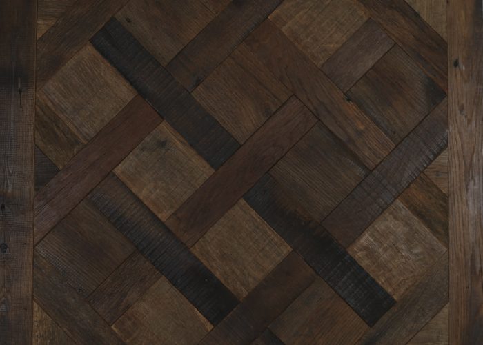 Reclaimed barn oak versailles flooring panel