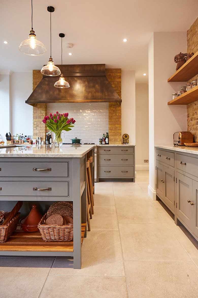 Painted pot board with solid oak slats integrated in to bespoke island