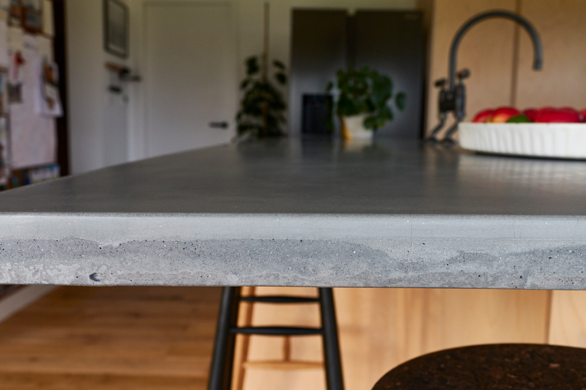 Solid concrete worktop edge detail