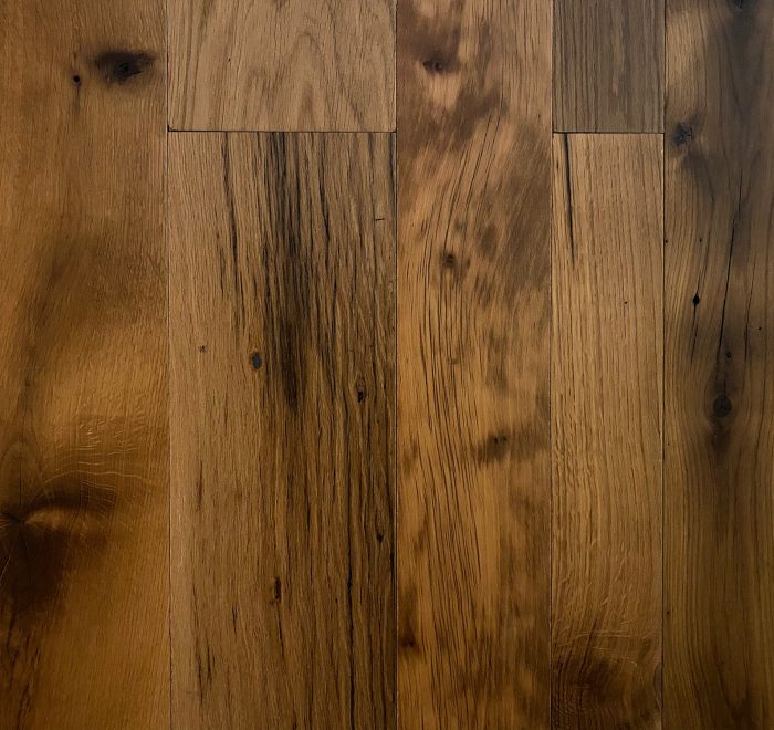 Reclaimed floor in oak finish