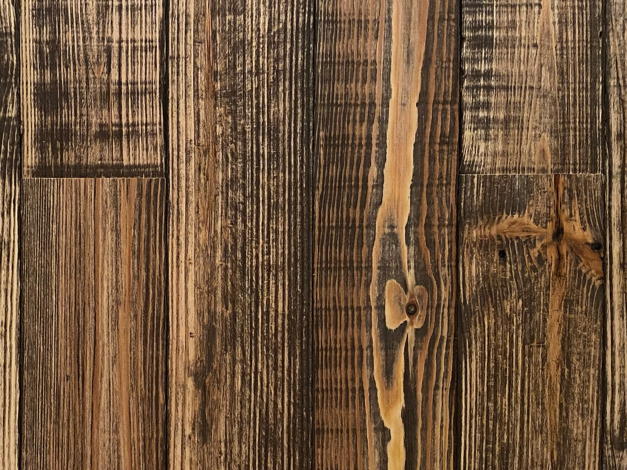 Wood cladding with original saw marks