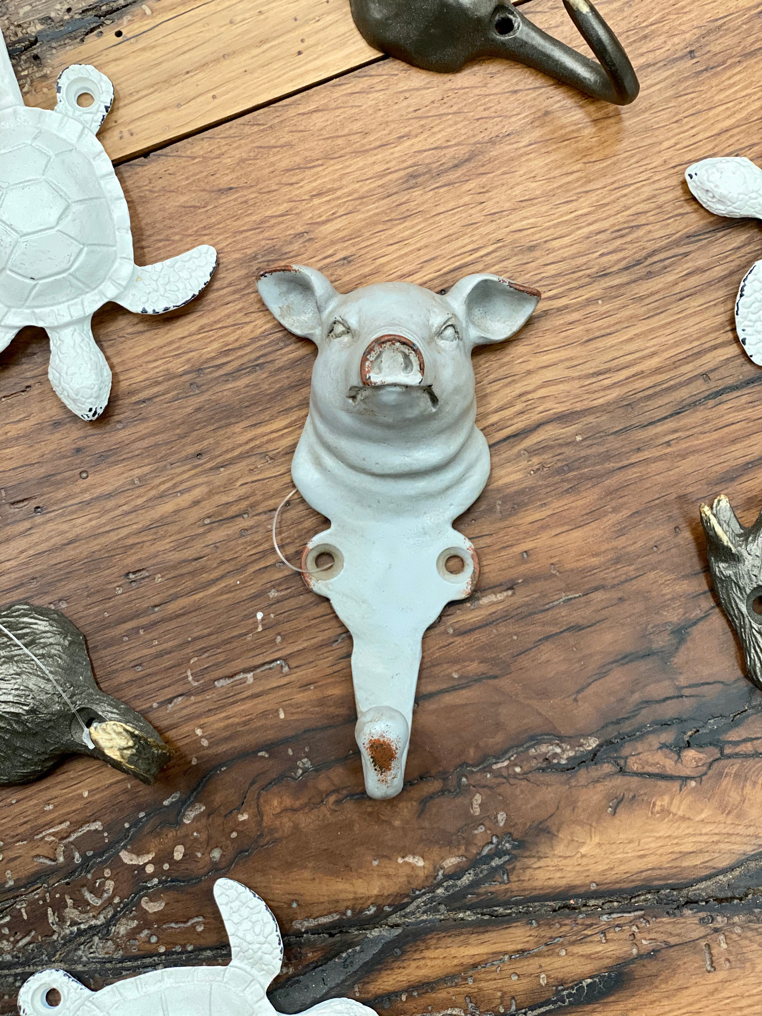 Metal pig coat hook