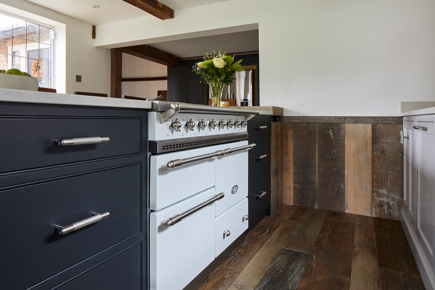 White Lacanche Macon next to Lamp Black kitchen cabinets