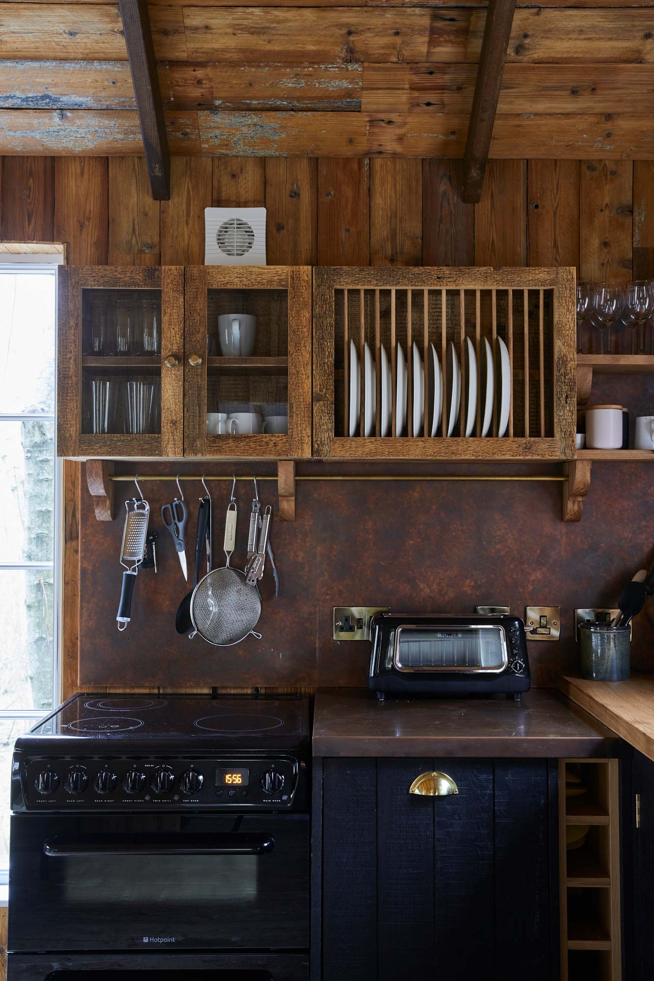 Rustic kitchen plate rack