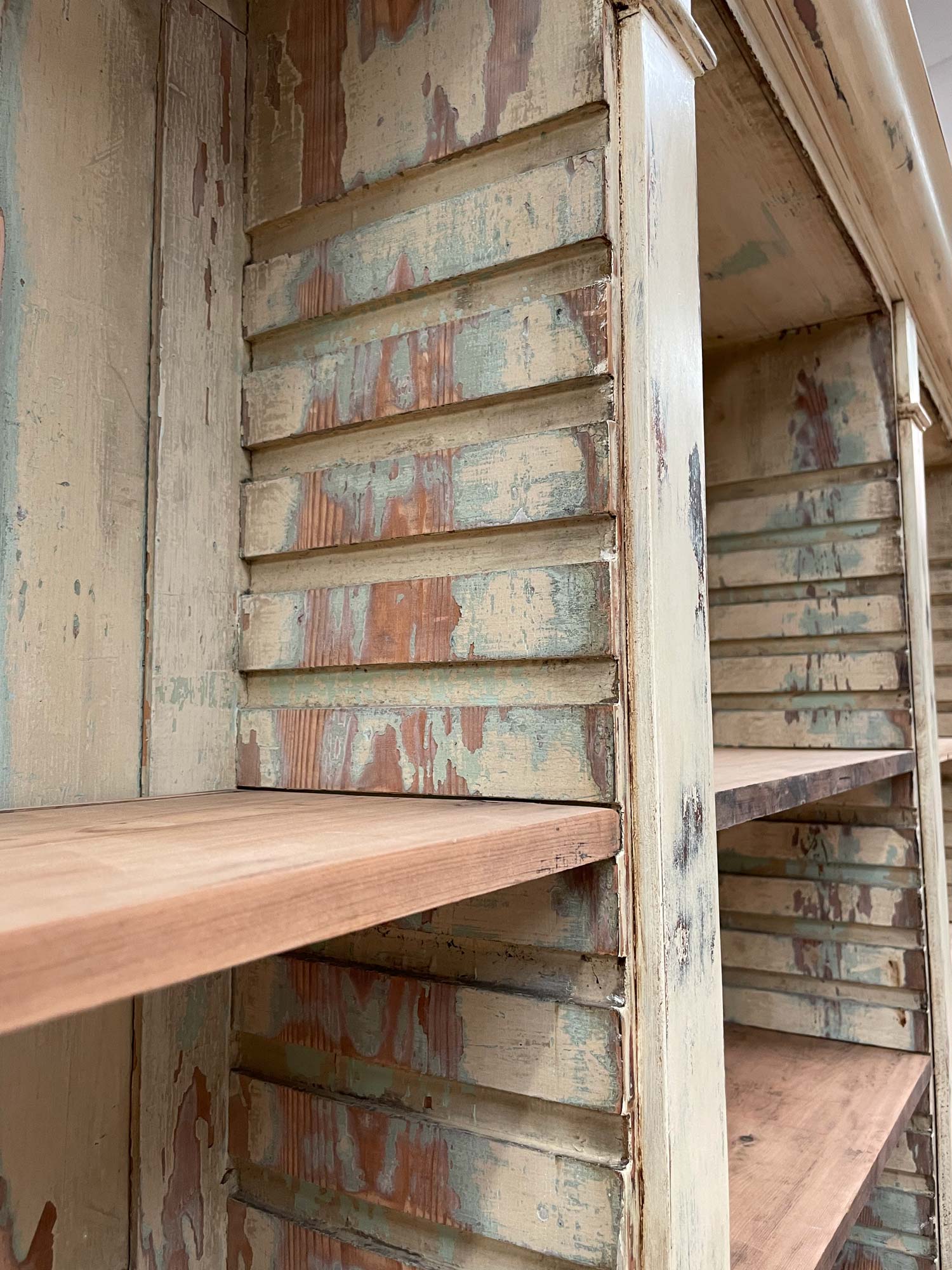 Adjustable library bookcase shelves