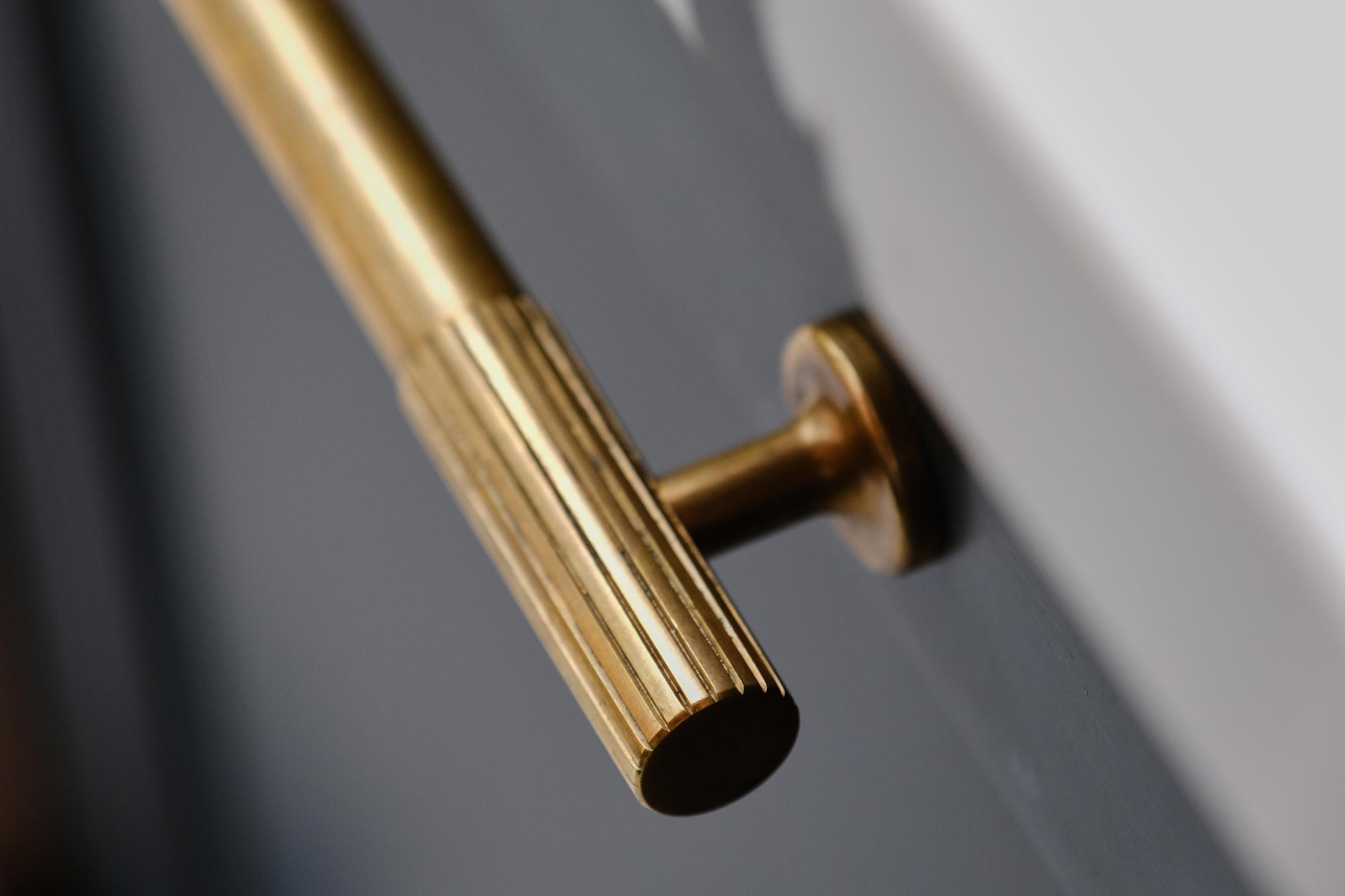 Brass kitchen pull handle groove detail