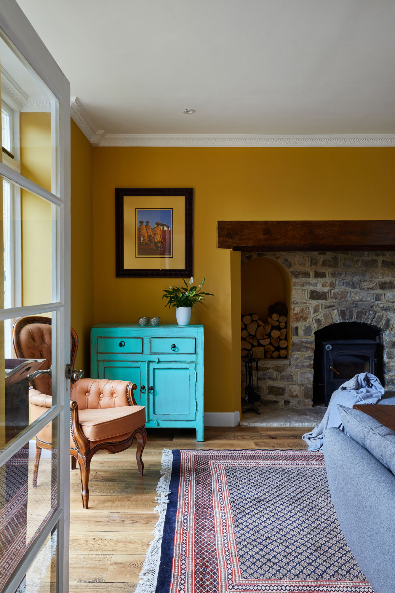 Living room painted in yellow