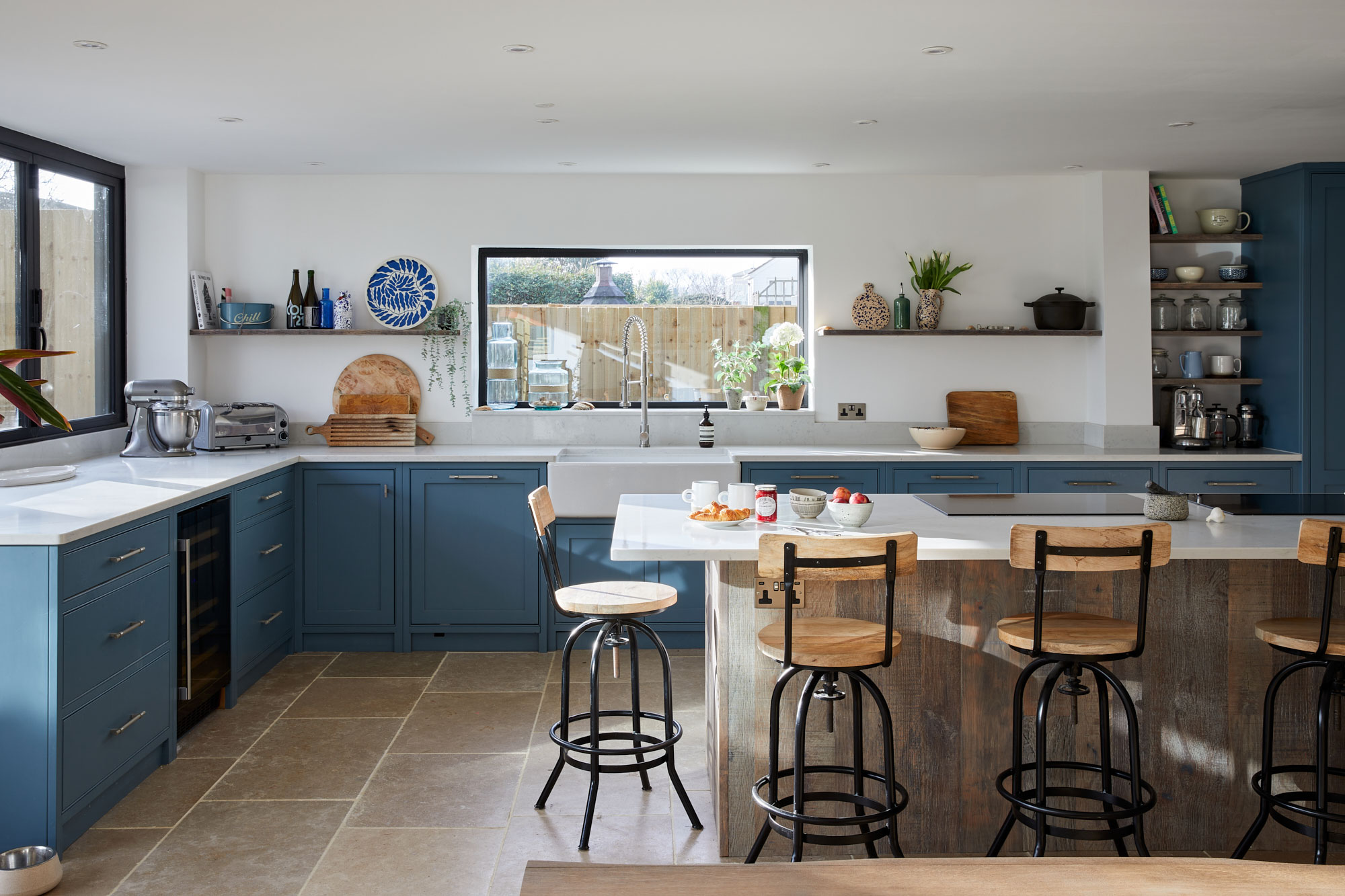 Mixing materials in a bespoke kitchen