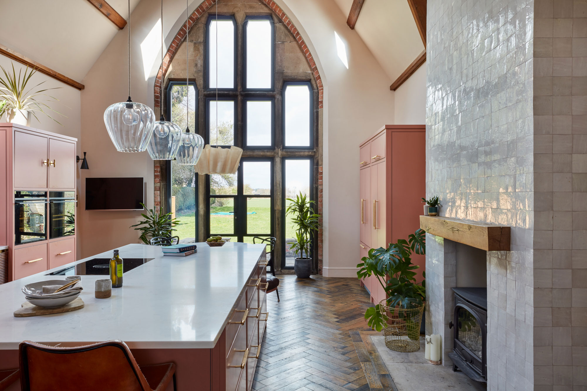 Vaulted ceiling in kitchen