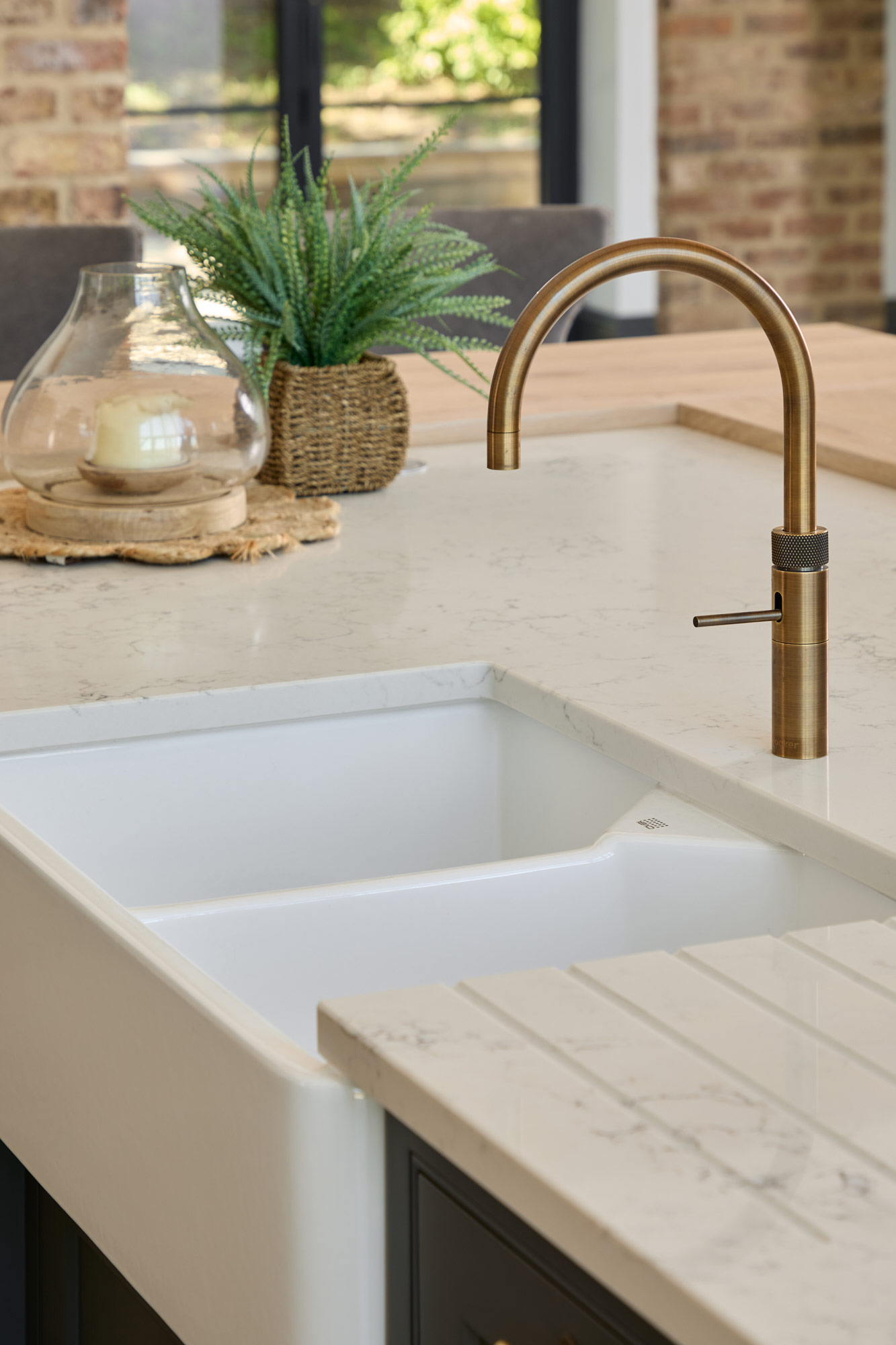 brass quooker hot water tap